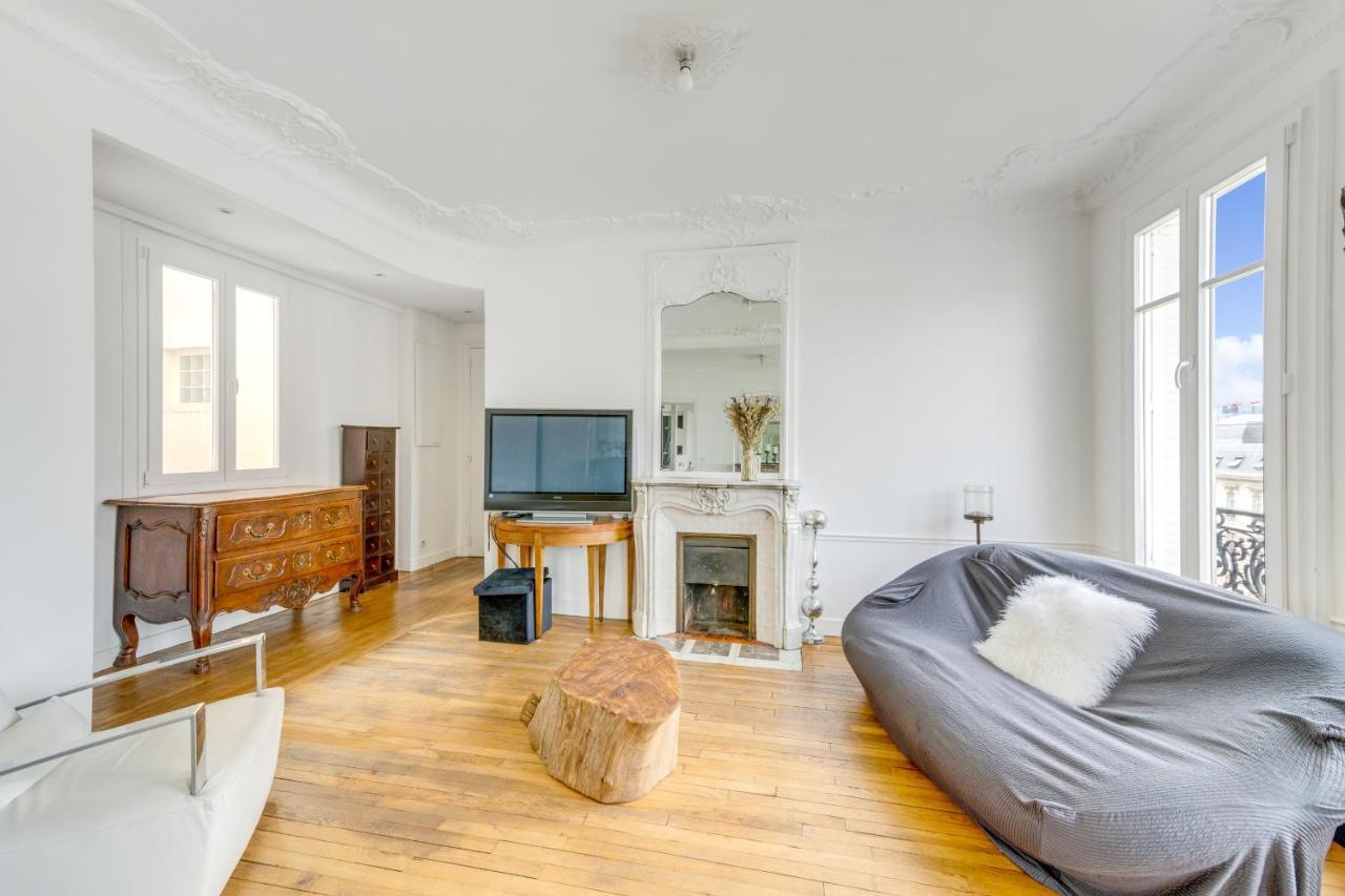 Place De La Mairie Apartment Levallois-Perret Bagian luar foto